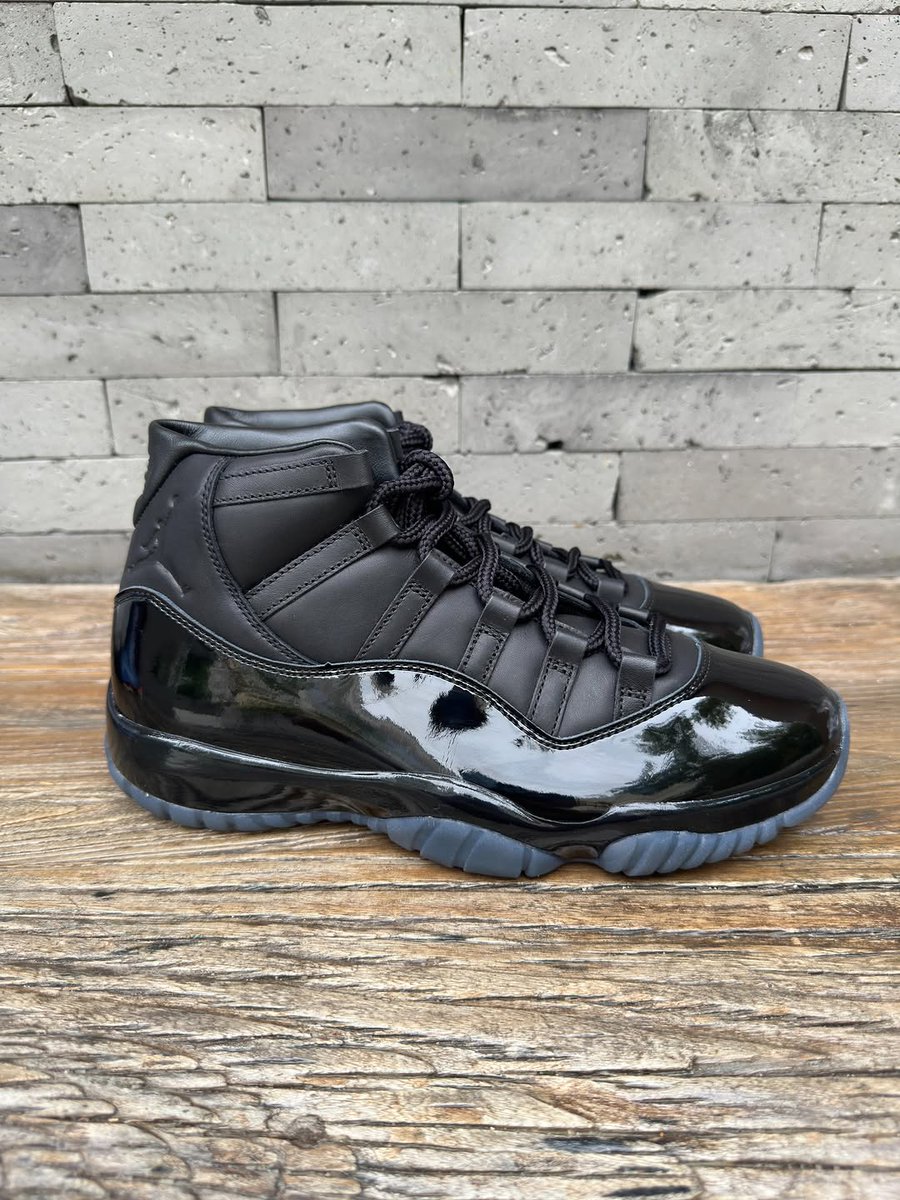 JustFreshKicks's tweet photo. COMME des GARÇONS HOMME PLUS x Air Jordan 11 "Black" 🥷🏻

🗓️ September 2026
💰 $250 https://t.co/RaFXbn6HV0