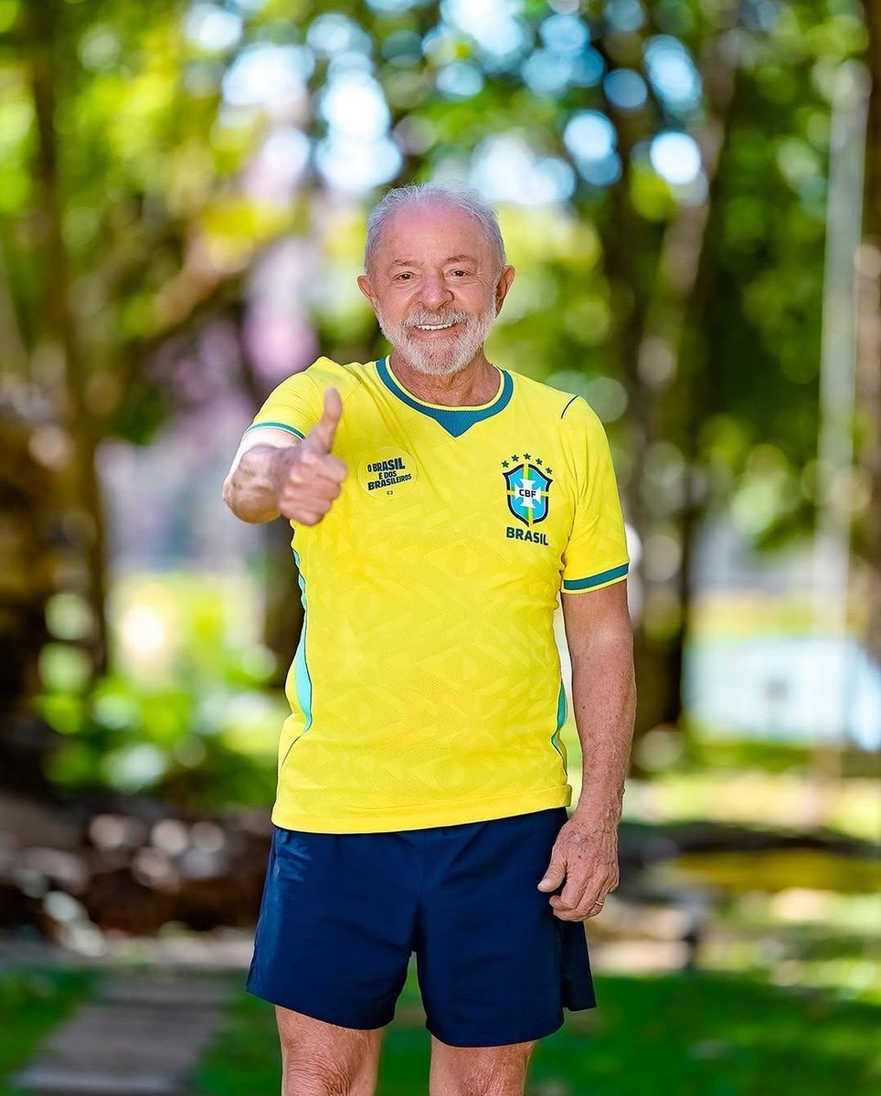 Danield25962225's tweet photo. @sandraselmasr COMO SEMPRENO PRESIDENTE LULA AJUDANDO E PENSANDO NO POVO BRASILEIRO! O QUE O FLÁVIO BOLSOMASTER JÁ FEZ DE BOM PARA AJUDAR O POVO BRASILEIRO? NADA! https://t.co/Ku5srbZWCb