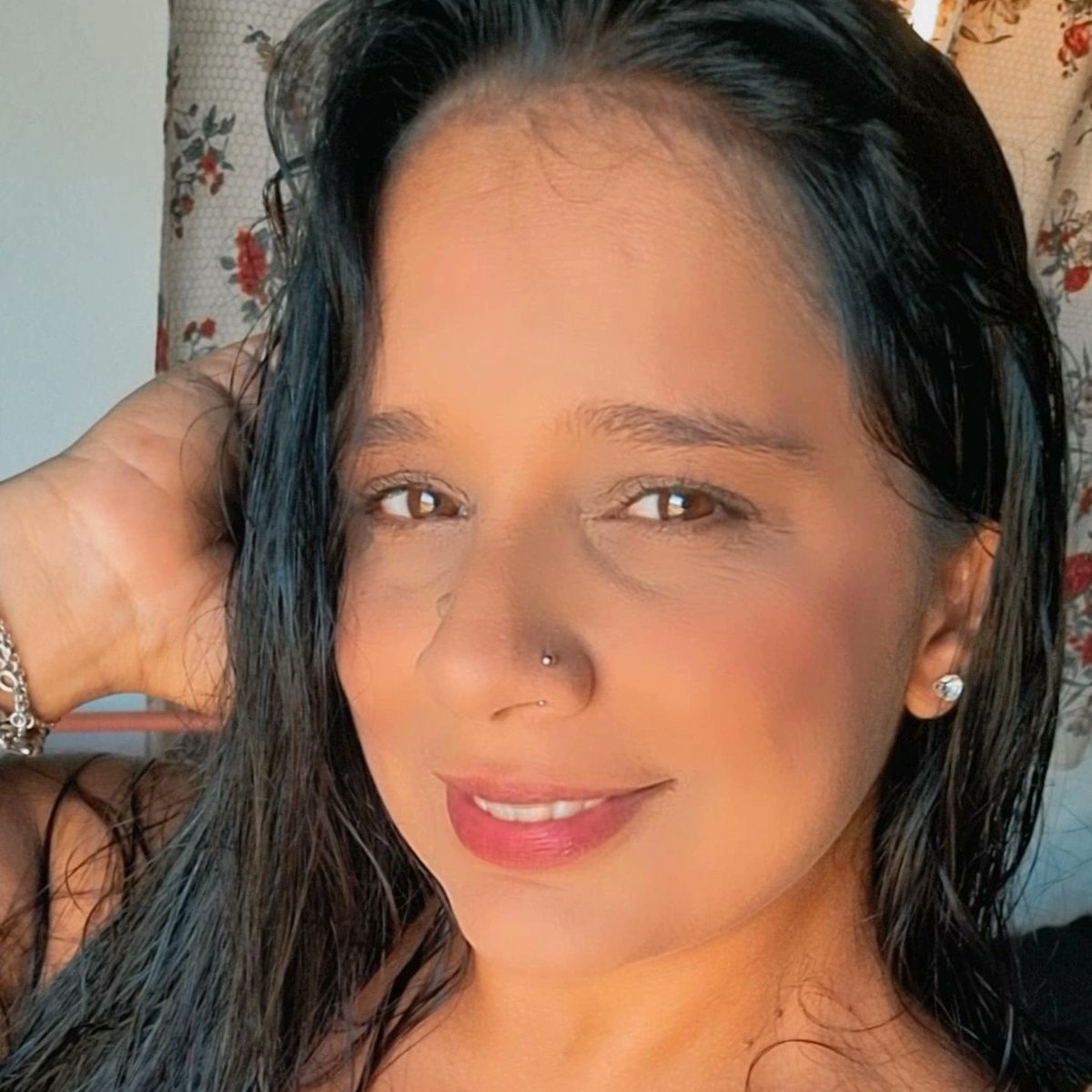 BrunaLopes1927's tweet photo. https://t.co/cKAoX1CP85  perfil  novo amores segue la bjos https://t.co/Fcjjz2WYsA