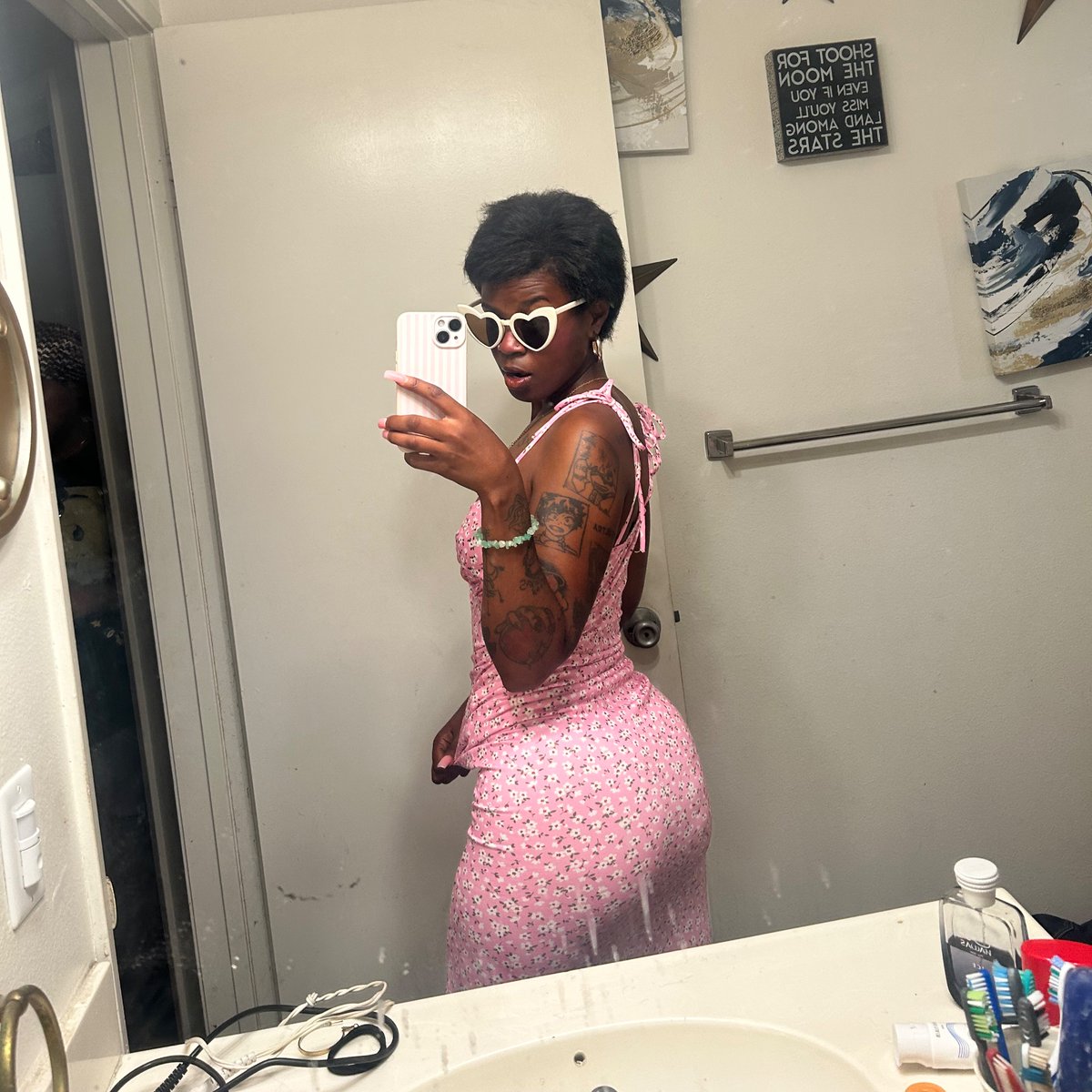 meanmastermania's tweet photo. Was called fat recently by a so called buyer lol
Not sorry for eating good 💞

I'll never be shamed for having a fat ass, thick warm thighs and a cute belly ✨🩷 https://t.co/4IDOI2p9AD
