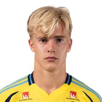 street99fight2's tweet photo. 【皮肉】
「ノルウェー人とスウェーデン人、どっちがイケメン？」
W杯を機に投稿された“平均顔”の比較が、残酷すぎると話題に。

■ 比較の真相
SNSで爆発的に拡散された1枚の画像。
「北欧の平均的な容姿の違い」を皮肉ったもの。
左はノルウェー、右はスウェーデン。
あまりの「温度差」に、世界中からツッコミが殺到。

■ 数字で見る格差
左の男性は、怪物エリング・ハーランド。
市場価値は世界1位の約306億7,000万円。
得点力は人類最強だが、容姿は「魔人」級。
一方、右は「平均」という名のモデル級美男子。

■ ネットの反応
「ノルウェーは強さに全振りした結果」
「神様は才能と顔のバランスを間違えた」
「ハーランドはもはや別の人種」
隣国同士の激しい“容姿論争”に発展した。

■ 結論
ノルウェーは「最強」を手に入れ、
スウェーデンは「美貌」を守り抜いた。
どちらが幸せかは、スコアボードが知っている。

「天は二物を与えず」とは、まさにこのこと。