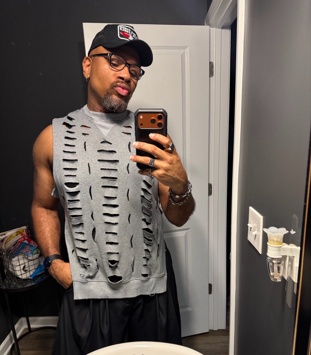Harden331's tweet photo. A seat 😌 https://t.co/uw01FsZfjk