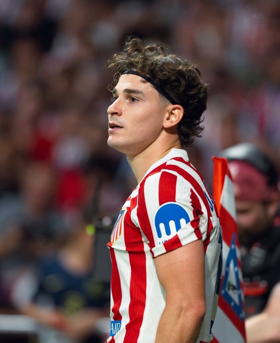 AtletiOnTop's tweet photo. Es uno de los mayores upgrades jamás vistos.
Julián le debe la vida a su dermatólogo. https://t.co/XClQ1VBVS7