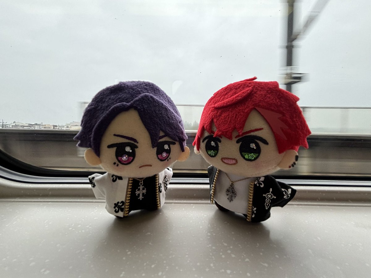 ice_hrh's tweet photo. お出かけするよーっ！
色違いのお洋服
カッコイイね👍💘 https://t.co/Tzvr28ZRJl