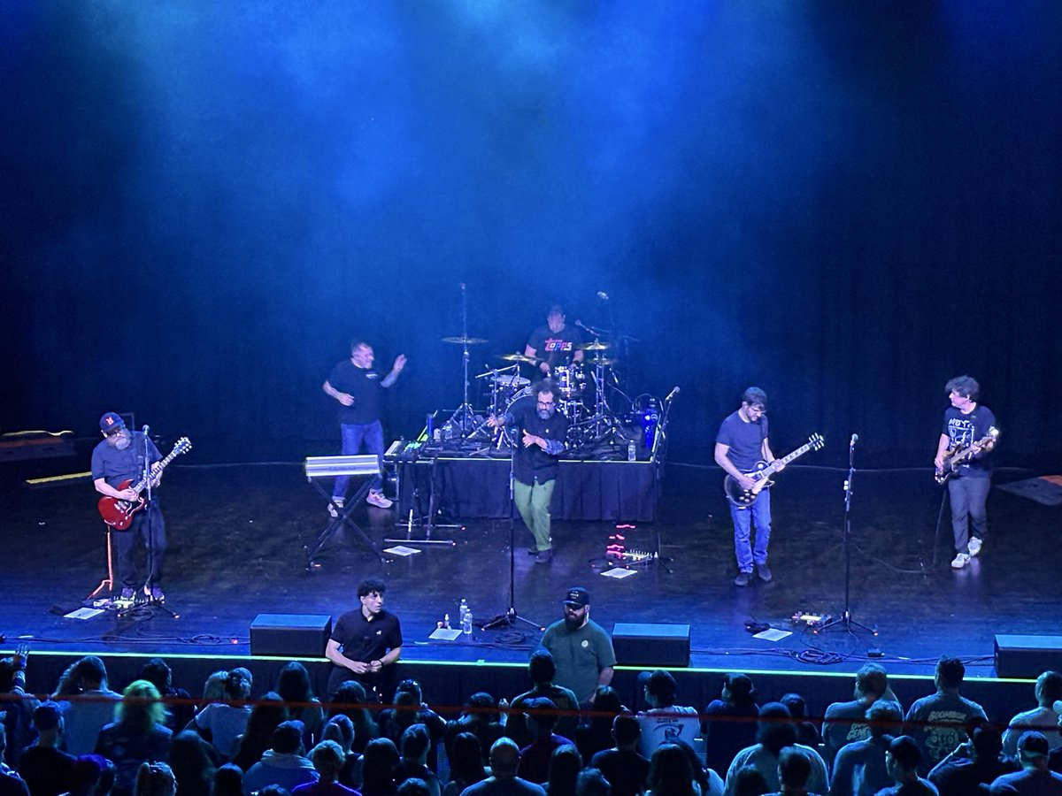Alexa_w_99's tweet photo. If we can both find a way to do the things that we say, we might not sit in our rooms and drink our daydreams away 

Motion City Soundtrack - 5/17/26 - Allentown PA https://t.co/mrr7Zzlc2h