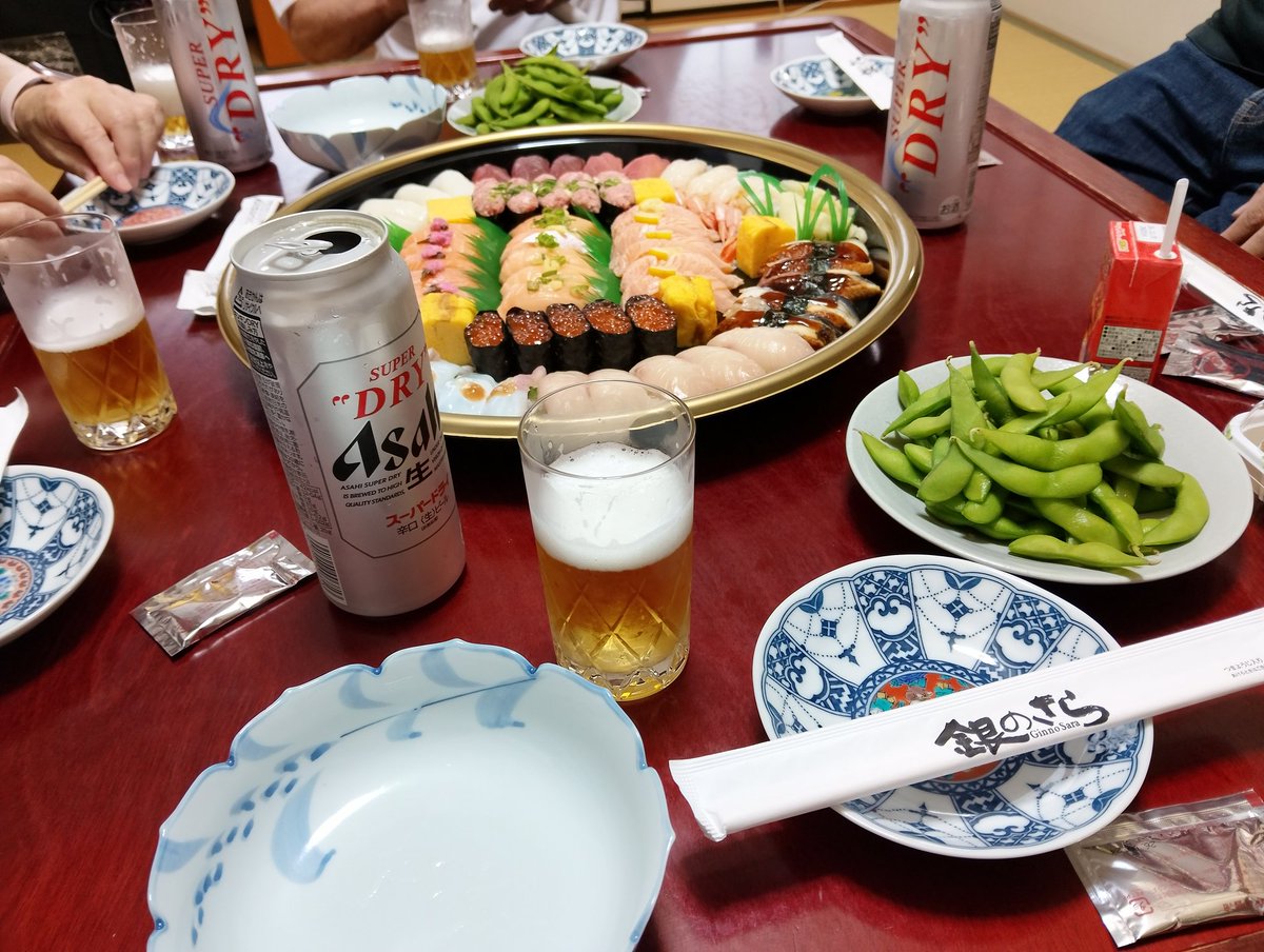 7pinlove's tweet photo. 昨日は久しぶりに親と叔父ちゃんと集まり楽しんできたー！
今日も一緒にテレビでサッカー観戦だ！
娘も可愛がってもらうぞ🥰🥰 https://t.co/8HovYOWc3g