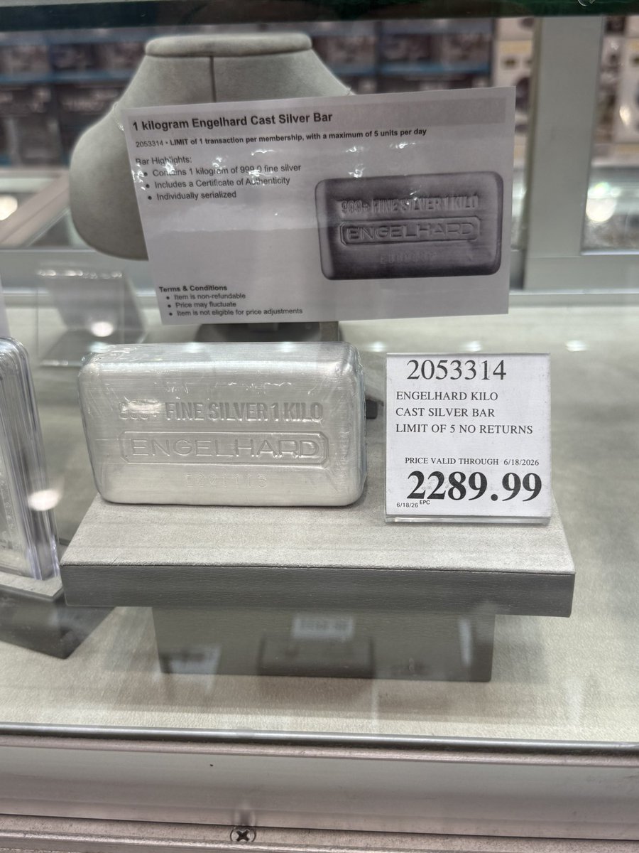 InvestingAddict's tweet photo. Costco is the only place where you can grab a hot dog, a kilo of silver, and a sauna in the same trip. https://t.co/PauDWrE14Y