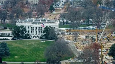 JoJoFromJerz's tweet photo. @WhiteHouse Back to what? A fucking junk yard? https://t.co/hgGud2tU9I