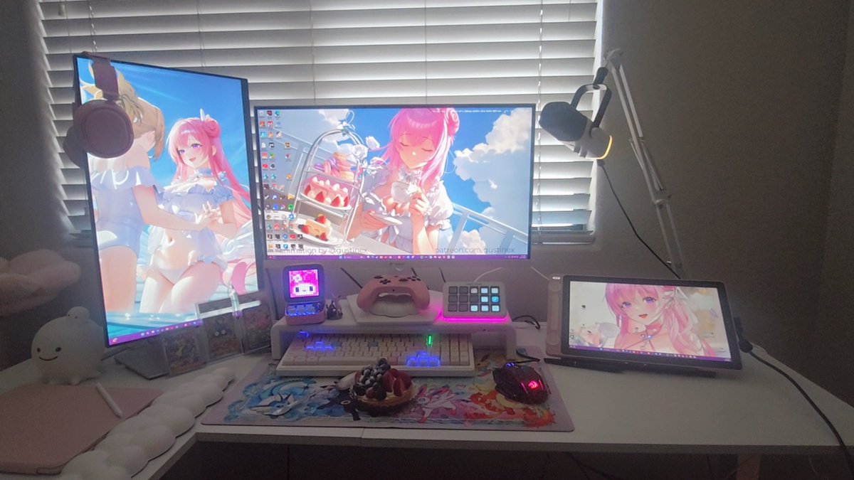 meowmers49's tweet photo. So pink... so kino, i fw it hard 🥲🥲🥲 https://t.co/koGnHDbgZV