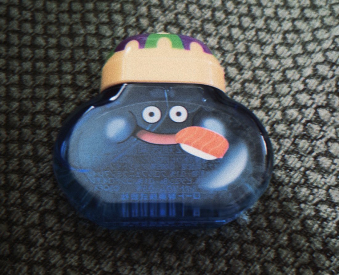 77Miteto's tweet photo. スライムの目薬買ってもらった
家族のやつと見分けつかないからおすし食べさせてみた https://t.co/AMft6vJYm8