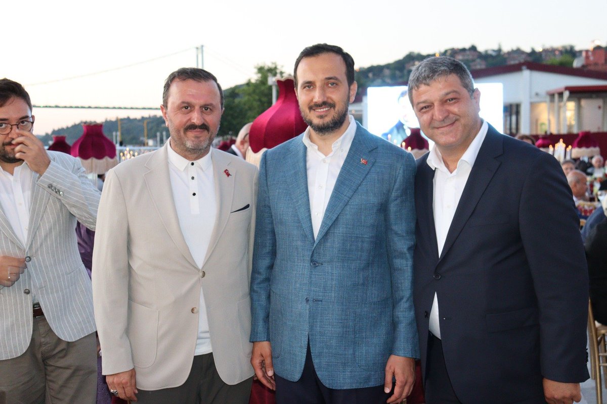 aktuzla's tweet photo. 26. Dönem Milletvekilimiz Murat DEMİR’in kıymetli evladı Semih ve Sena çiftinin nikâh merasimine ilçe yönetimimizle birlikte katıldık.

Hayatlarını birleştiren genç çiftimizi gönülden tebrik ediyor, kendilerine sağlık, huzur ve mutluluk dolu bir ömür diliyoruz. DEMİR ailesini ve çiftimizin ailelerini tebrik ediyor, bu anlamlı birlikteliğin hayırlara vesile olmasını temenni ediyoruz. 

@abdullahozdemir
@serefcolak