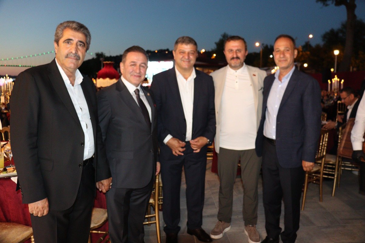 aktuzla's tweet photo. 26. Dönem Milletvekilimiz Murat DEMİR’in kıymetli evladı Semih ve Sena çiftinin nikâh merasimine ilçe yönetimimizle birlikte katıldık.

Hayatlarını birleştiren genç çiftimizi gönülden tebrik ediyor, kendilerine sağlık, huzur ve mutluluk dolu bir ömür diliyoruz. DEMİR ailesini ve çiftimizin ailelerini tebrik ediyor, bu anlamlı birlikteliğin hayırlara vesile olmasını temenni ediyoruz. 

@abdullahozdemir
@serefcolak