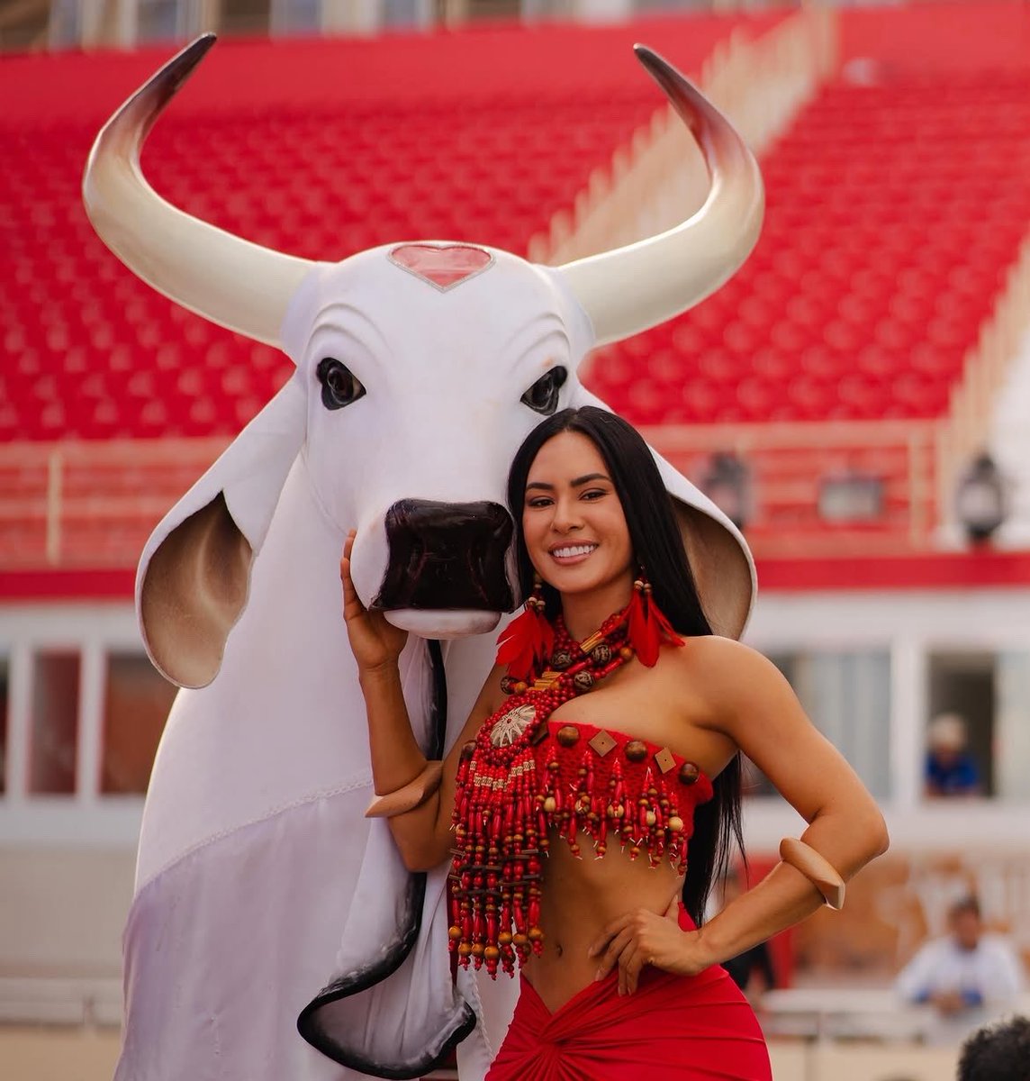 vaidesmaiar's tweet photo. VEM AÍ! Segundo o @jornalextra, o Gshow acompanhou Marciele e Isabelle durante a preparação para o Festival de Parintins e um documentário de 10 episódios será lançado nas plataformas digitais https://t.co/dYF77CUPie