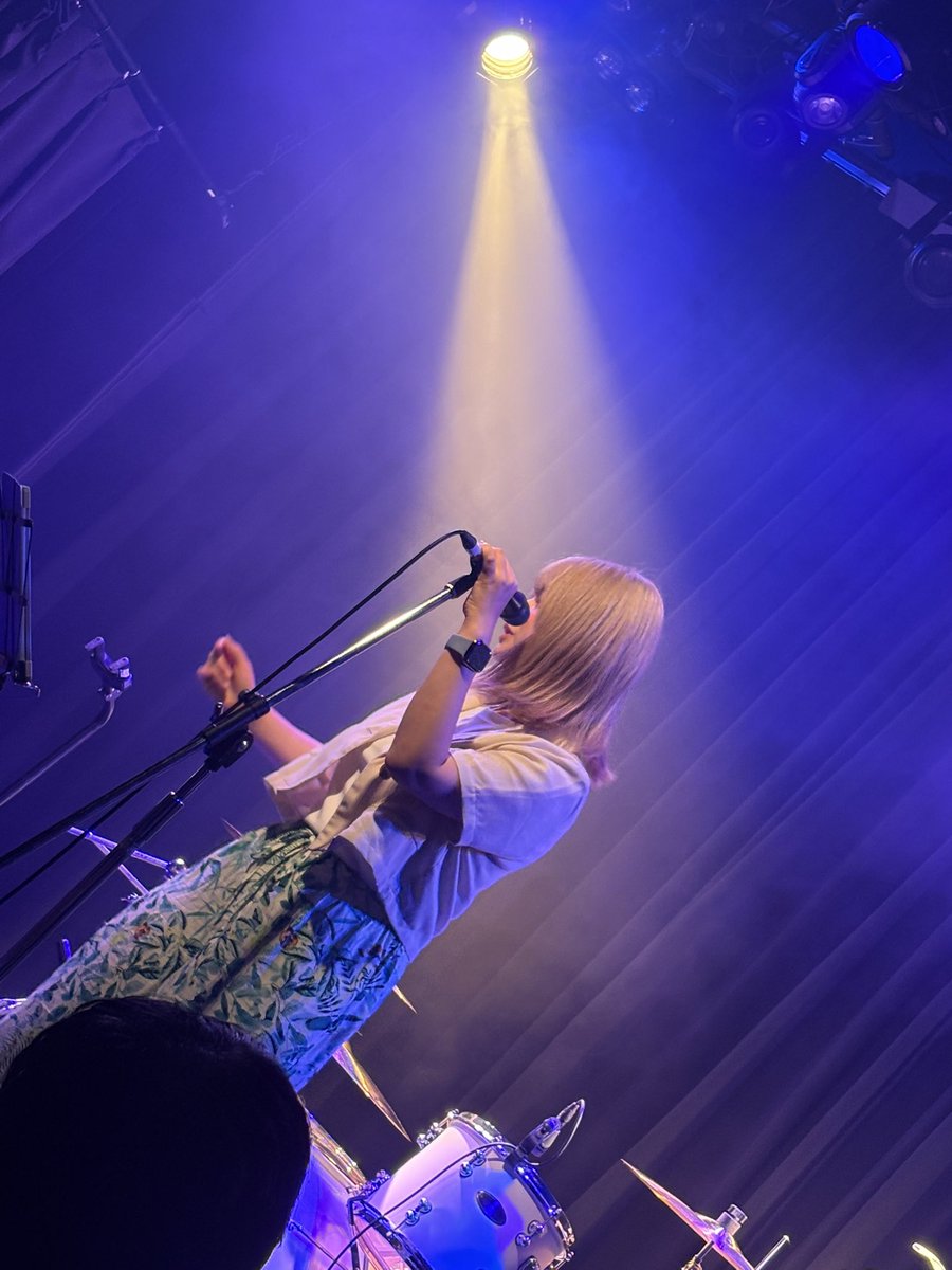 kuri_marotty's tweet photo. 昨日は溝ノ口劇場にカバーライブを楽しんできました🎵最近お疲れ気味でしたが元気もらいました😃ありがとうございました😊
ライブを見るとドラム叩きたくてウズウズしますね笑
#退廃メランコリー
#Mayuna
#Re:ZARD https://t.co/JKLFz7vJLo