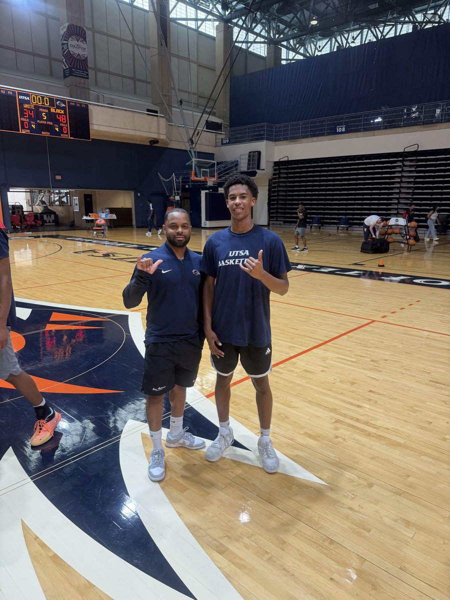JojoCitizen2028's tweet photo. Thankful for the opportunity to compete at @UTSAMBB much love and gratitude to the coaching staff for evaluating me and talking to me after the camp. @CoachAClaunch @Coach_Pres @CoachJBrooks3 @NBowman10 @tim_ford11 @RPHS_BoysBBall https://t.co/oXQkaOC7cm