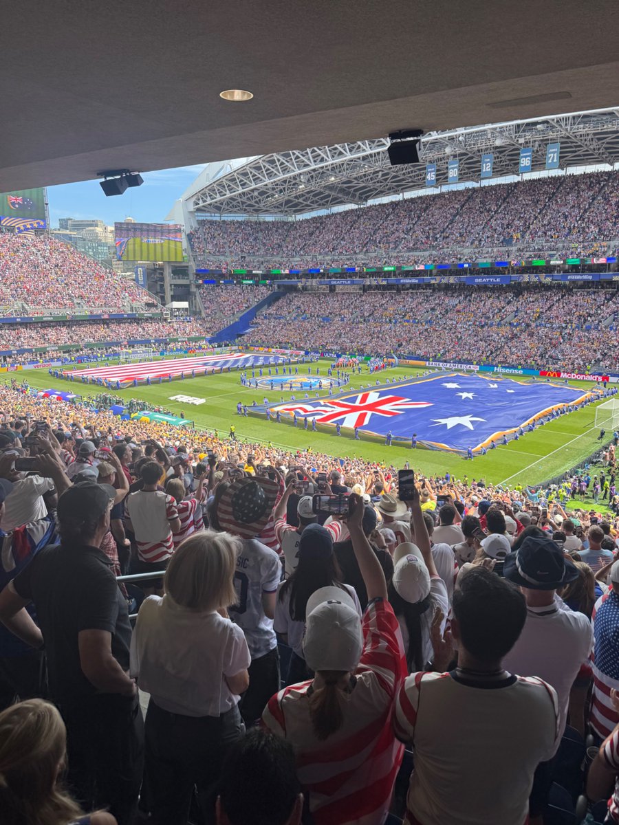 AthleticguyD's tweet photo. One of the best days ever. 
#usa #WorldCup https://t.co/LdBg6NrckQ