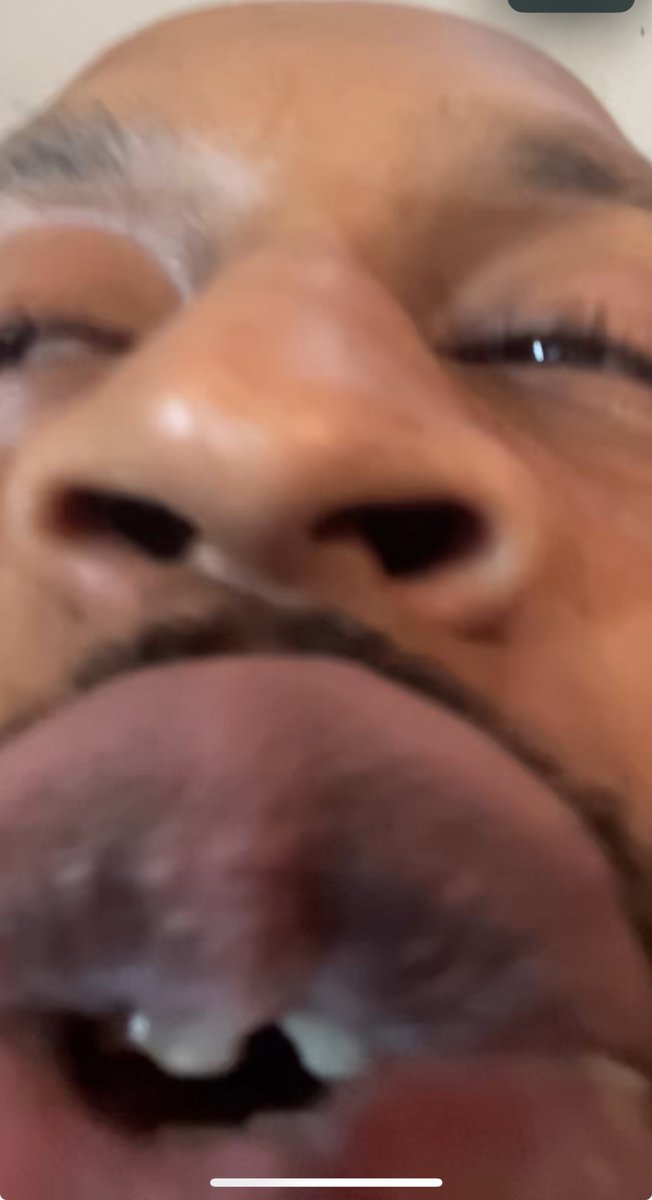 DPWMHO_'s tweet photo. Guess this mouth .. @HeartBreakMelz https://t.co/CXe8AEuMJB