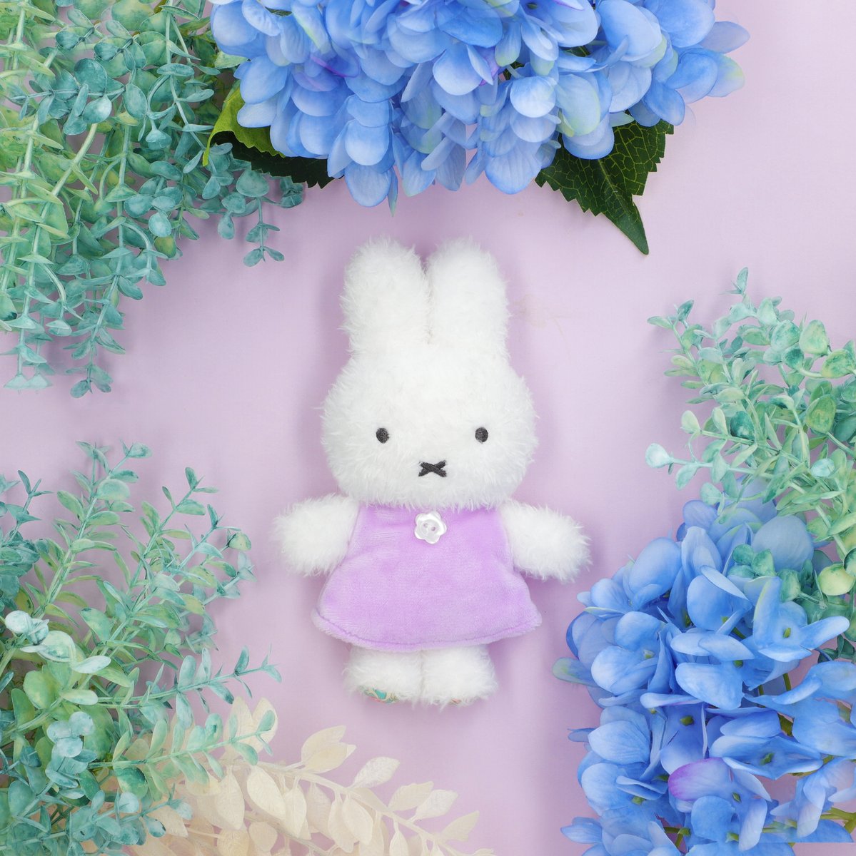 AnimeAnime_jp's tweet photo. ミッフィーの誕生日を紫陽花とお祝い♪「OUTDOOR PRODUCTS」バッグなど新アイテムも!お花屋さん「フラワーミッフィー」
https://t.co/VDMF2QREKD
#フラワーミッフィー
#ミッフィー
#OUTDOORPRODUCTS https://t.co/U1rYTlirl6