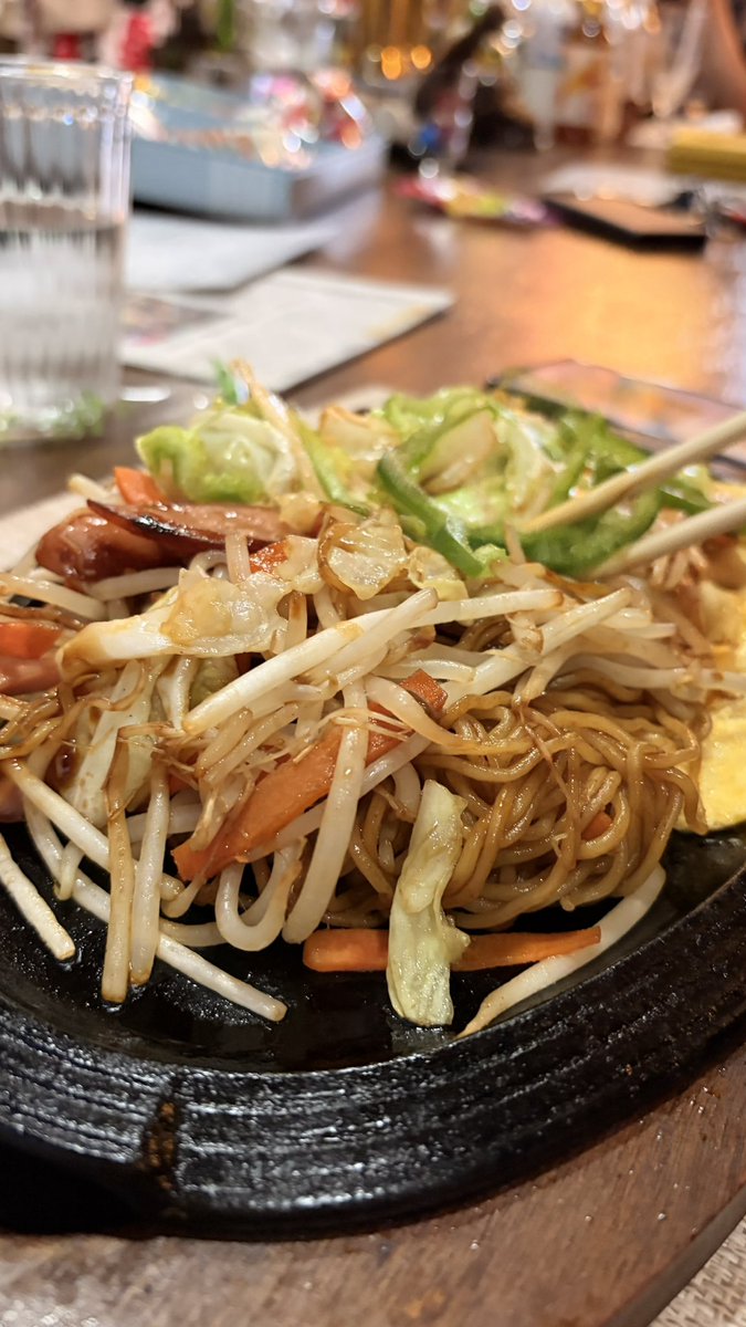 espresso_days's tweet photo. 昨日の情景🍝🍺
初アコナイしたぜ！🎹🎤🪇
ボラ〜レ〜🍻
@cha_p_aaa #アコナイ https://t.co/AbSHFcquYt