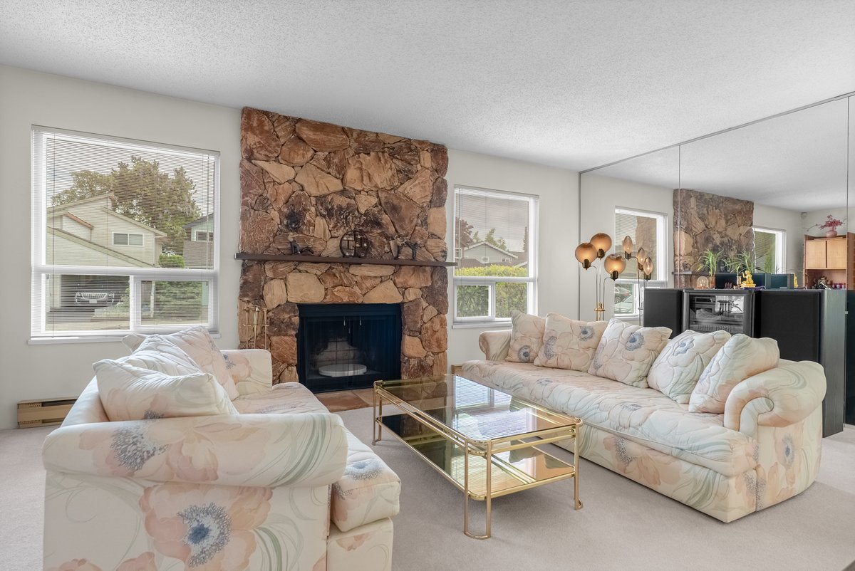 anitachanCA's tweet photo. 11357 Kingcome Ave
JUST SOLD JUNE 2, 2026!

3-BDRM  home offering 2.5 BATH and 1,610 SF of living space on a 4,000 sq ft lot.

Call 604-258-8866 to get the same results.

RE/MAX Austin Kay Realty &amp; RE/MAX Anita Chan Realty
110-6086 Russ Baker Way, Richmond BC V7B 1B4 https://t.co/MIcmSIbhIK