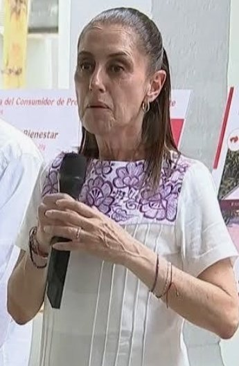 maria192411's tweet photo. @PorMiRaza1 Pon la foto real, no le andes quitando 60 años a la hdp, bruja https://t.co/EP0PMGnjXi