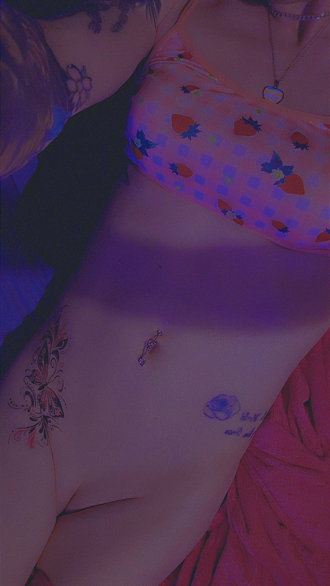jhonnyboy385's tweet photo. So who's spoiling me...... https://t.co/YruMH3hJCi
#femboy #sissy #trans #tgirl #onlyfans #selling #content https://t.co/tTXgiHGDFu