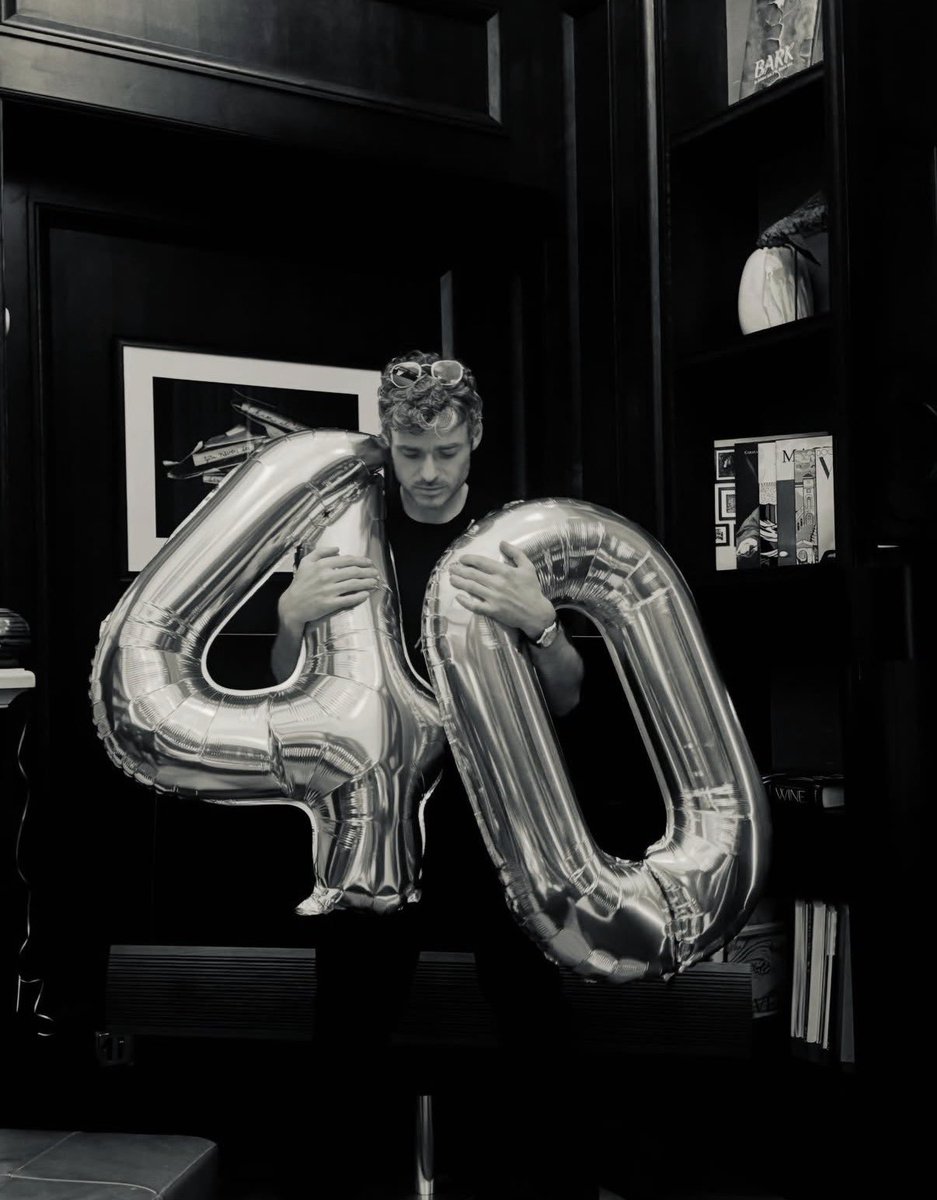 TheCinesthetic's tweet photo. Richard Madden celebrating his 40th Birthday via Instagram 📸 https://t.co/Em4korGBfD
