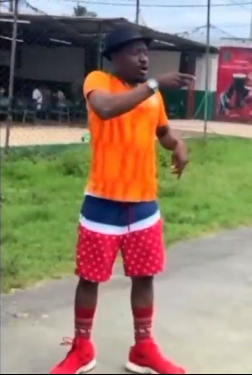 adyniang5's tweet photo. @JoueursSN Ahh mon ami tu m’arrêtes ça tu m’arrêtes ça 🚶🏽‍♂️ https://t.co/5Ep17SzfQg