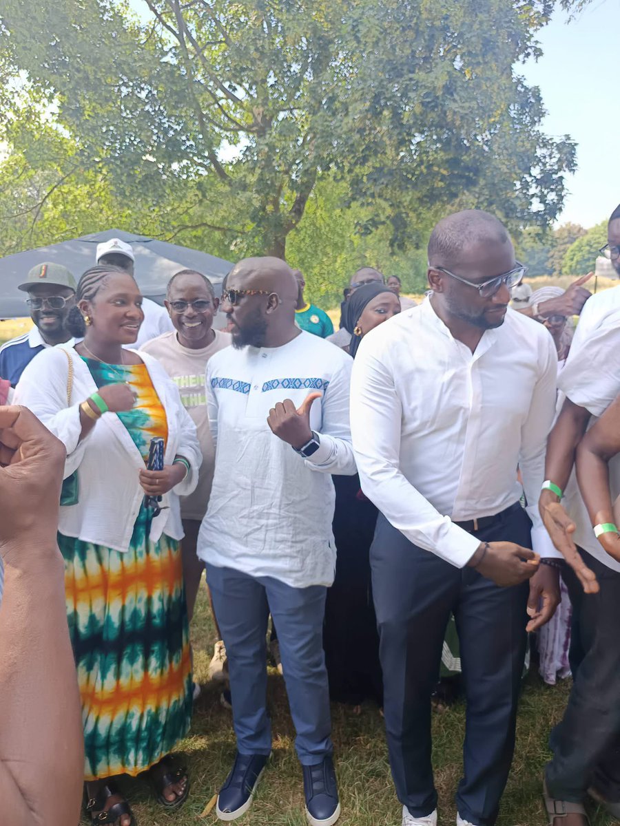 SALLAlioune20's tweet photo. Cet après-midi, j’ai eu l’immense honneur de partager un moment de fraternité et de convivialité avec les frères et sœurs de PASTEF du Val-d’Oise et des Yvelines.

J’adresse mes sincères remerciements aux cellules PASTEF de Sarcelles, Villiers-le-Bel, Arnouville, Gonesse, Saint-Brice-sous-Forêt et Mantes-la-Jolie, ainsi qu’à l’ensemble des équipes mobilisées pour l’excellente organisation de cette belle journée.

Mes remerciements vont également à notre ami et frère, le député du Val-d’Oise, Carlos Martens Bilongo, pour son chaleureux accueil dans sa ville et pour ces précieux moments partagés à nos côtés. Cette rencontre a été l’occasion de rappeler les valeurs de solidarité, de justice et de progrès qui unissent PASTEF et La France Insoumise.
