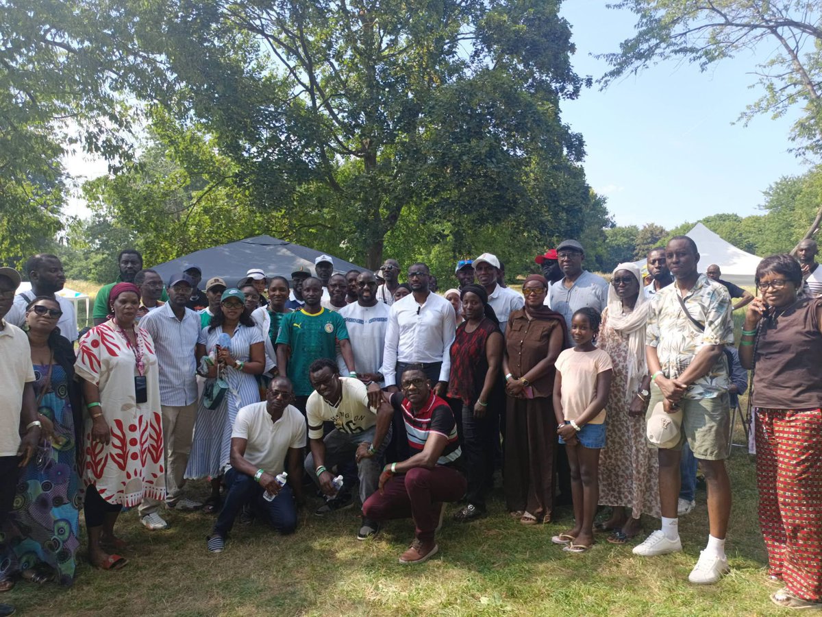 SALLAlioune20's tweet photo. Cet après-midi, j’ai eu l’immense honneur de partager un moment de fraternité et de convivialité avec les frères et sœurs de PASTEF du Val-d’Oise et des Yvelines.

J’adresse mes sincères remerciements aux cellules PASTEF de Sarcelles, Villiers-le-Bel, Arnouville, Gonesse, Saint-Brice-sous-Forêt et Mantes-la-Jolie, ainsi qu’à l’ensemble des équipes mobilisées pour l’excellente organisation de cette belle journée.

Mes remerciements vont également à notre ami et frère, le député du Val-d’Oise, Carlos Martens Bilongo, pour son chaleureux accueil dans sa ville et pour ces précieux moments partagés à nos côtés. Cette rencontre a été l’occasion de rappeler les valeurs de solidarité, de justice et de progrès qui unissent PASTEF et La France Insoumise.