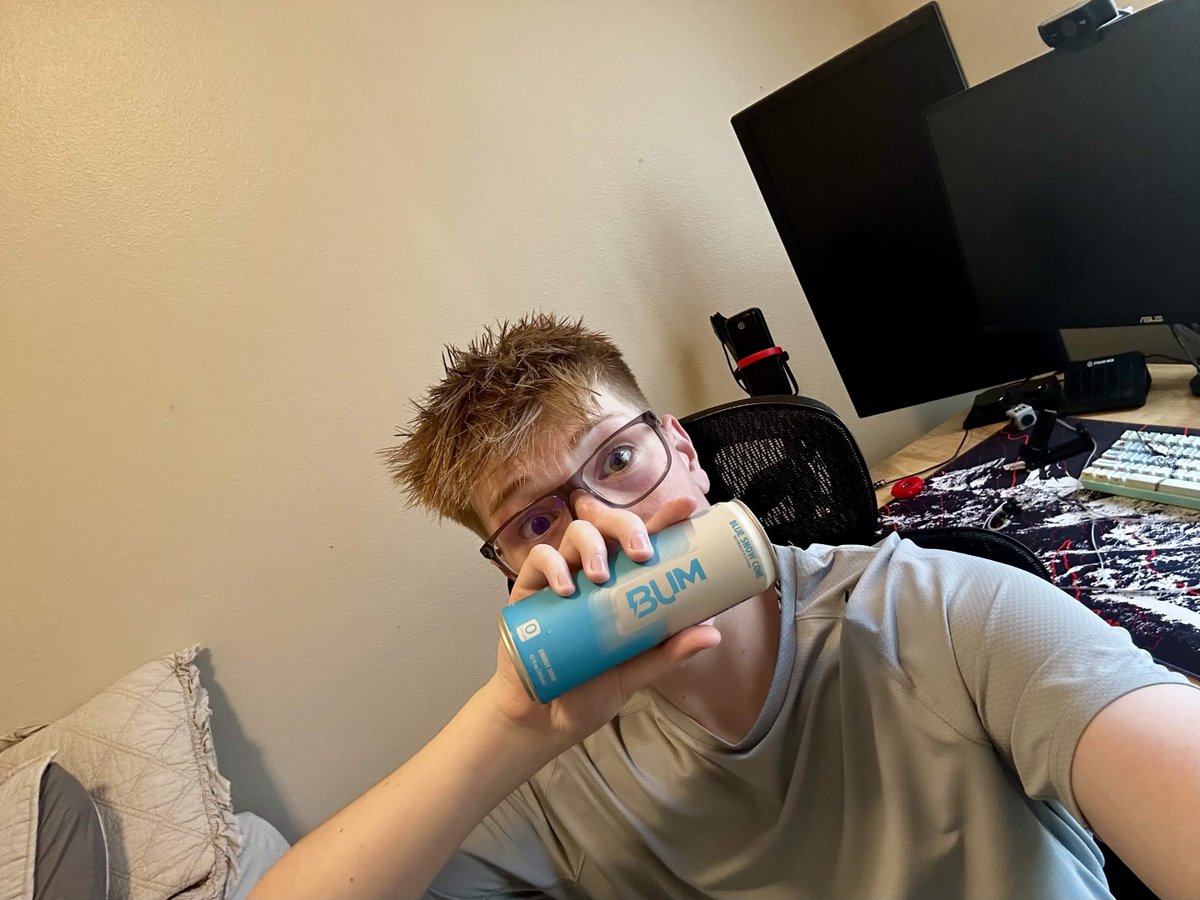 SchmalsNS's tweet photo. Proud to annouce that I have joined the  RAW Nutrition x BUM Energy family! 

Whether you're a gym rat or need a little boost, RAW has everything you need. BUM contains:

- 112mg natural caffeine derived from coffee 
- 250mg of Cognizin shown to support enhanced focus, attention, and memory. 

Shoutout to @ToxiccTasha for this opportunity and excited for the future🔥