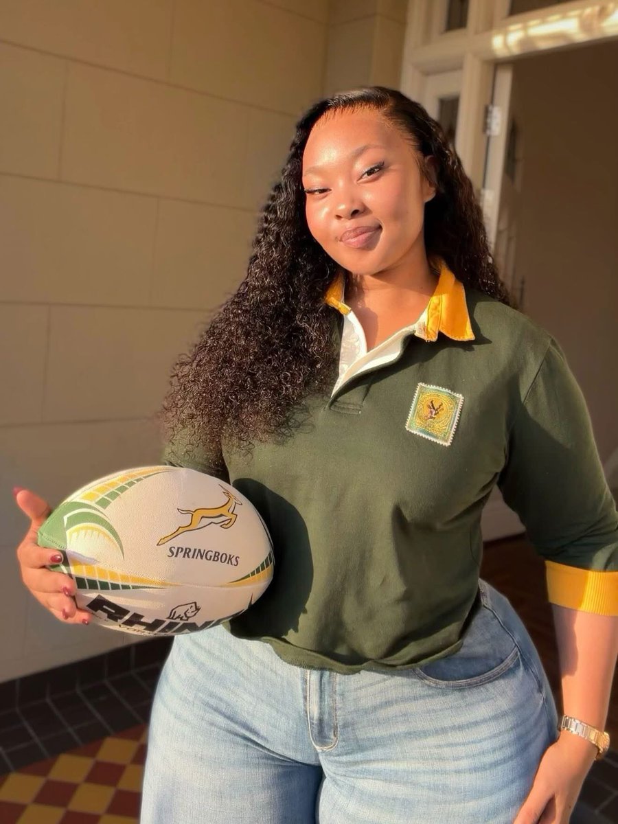 Whoknowssyk's tweet photo. A rugby supporter, Ncumisa Valashiya. https://t.co/GcWi6wR7ua