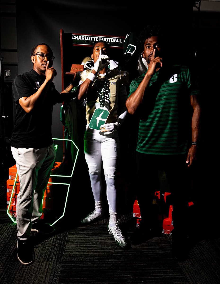 CLT Gridiron tweet media