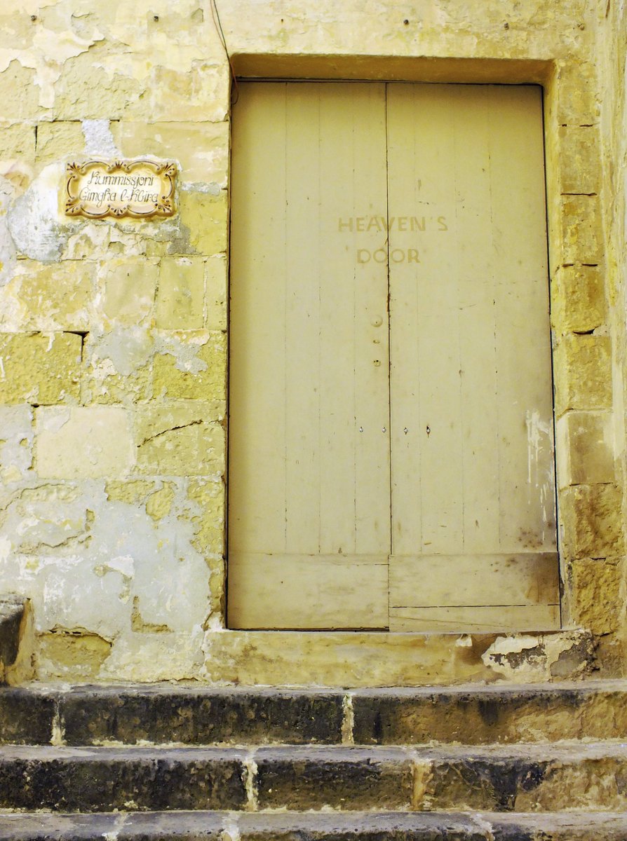 timdiss's tweet photo. Malta. #nocontextdoors #dailydoor #doors https://t.co/IYNxucc0cT