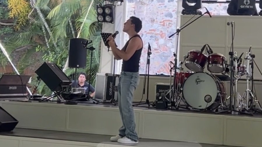 doblemcomm's tweet photo. Mario en soundcheck 🎤 https://t.co/BgAe3Af3NS