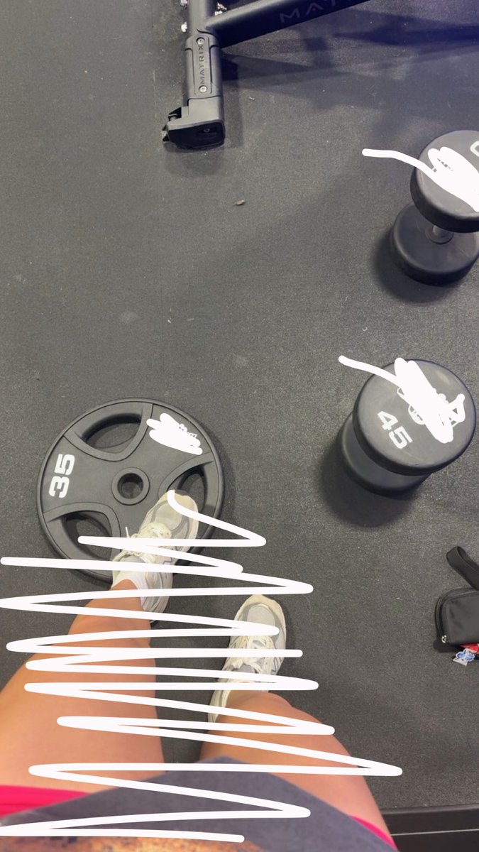 JadeAndSilky's tweet photo. sweaty gym sesh🖤
wanna see more?😘#sellingcontent #footfetısh #feetfetısh #prettyfeet #asian #abg #spoilme #findom #femdom #brat #sweatyfeet #gym https://t.co/Ms9G4zylBK