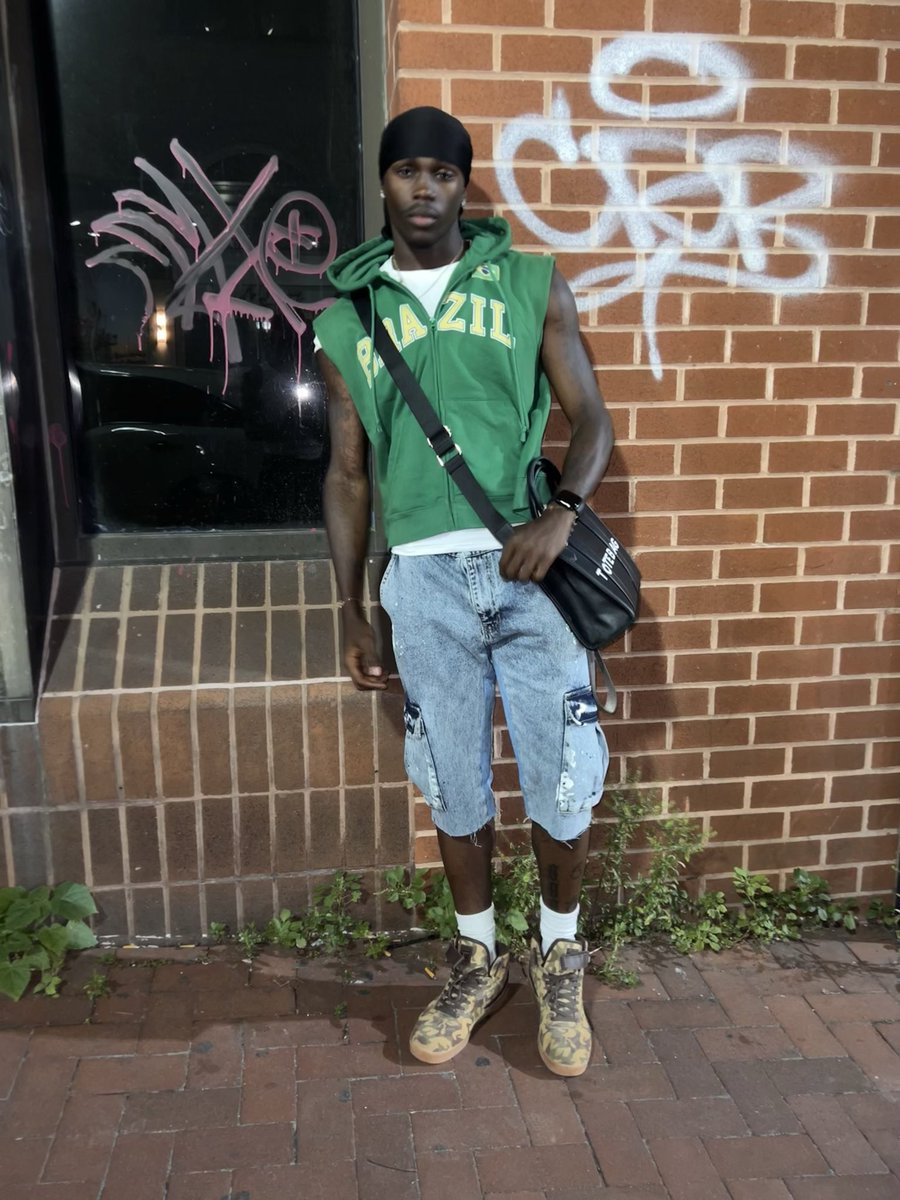 FlyytattedRi's tweet photo. Cause why my muscles look good here https://t.co/ShdVC6xD1t