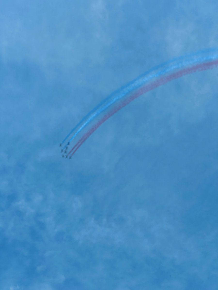 samleanzaortiz's tweet photo. “I wish George Washington was alive to see this.” - @PettrucioOrtiz 

Fun time with the fam at the Patuxent River Air Show! https://t.co/oYSqd4fh2H