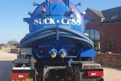 UsedCarHead's tweet photo. @wallaceme Saw this recently, tank clearance…. https://t.co/fB1v9wiDKD