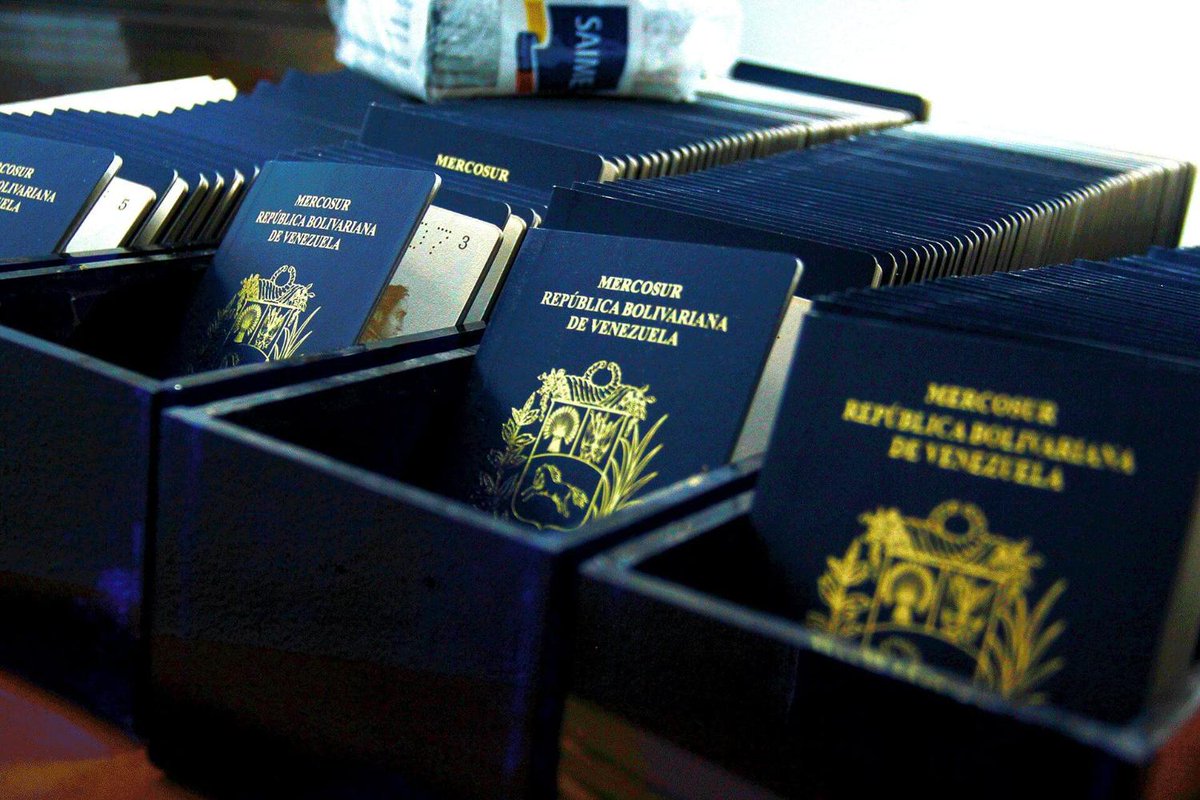 elestimulo's tweet photo. Precio del pasaporte en Venezuela (dólares y bolívares): esto cuesta el 19 de junio https://t.co/SOnCc6EOTz https://t.co/dUPXbvEZJX