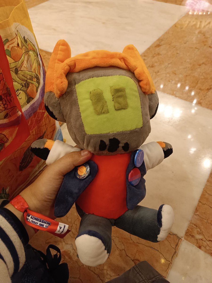 SeaMoon_exe's tweet photo. THEY TURNED ME INTO A MARKETABLE PLUSHIE

Wanted to share these incredible gifts I got of SM-07 from .@coderblitzer !! These are so incredible and thoughtful and I genuinely appreciate the effort you put into these! 🤖🧡 AAAA https://t.co/CI4SOLdjwb