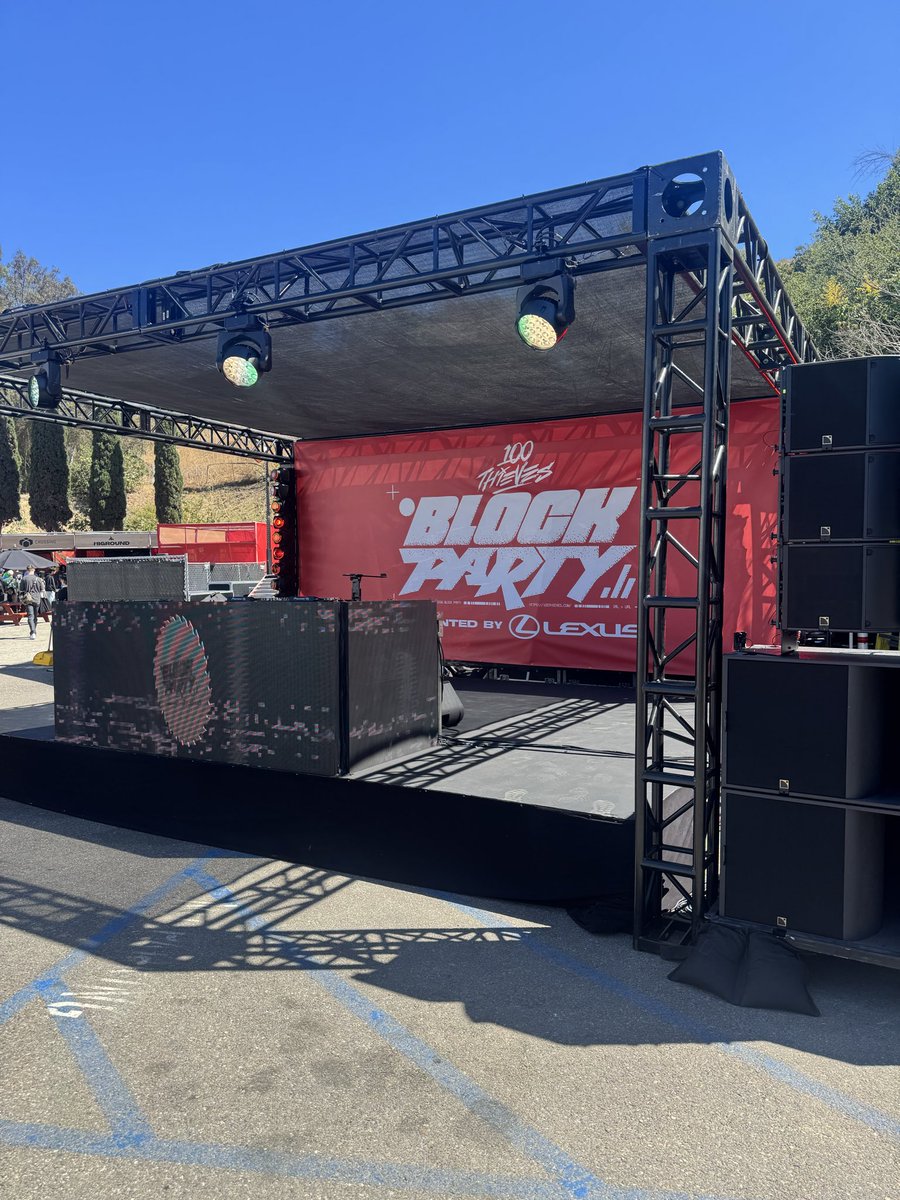 Vyvans56's tweet photo. Anyone tryna party #100Tblockparty https://t.co/AZp7xiD9l4