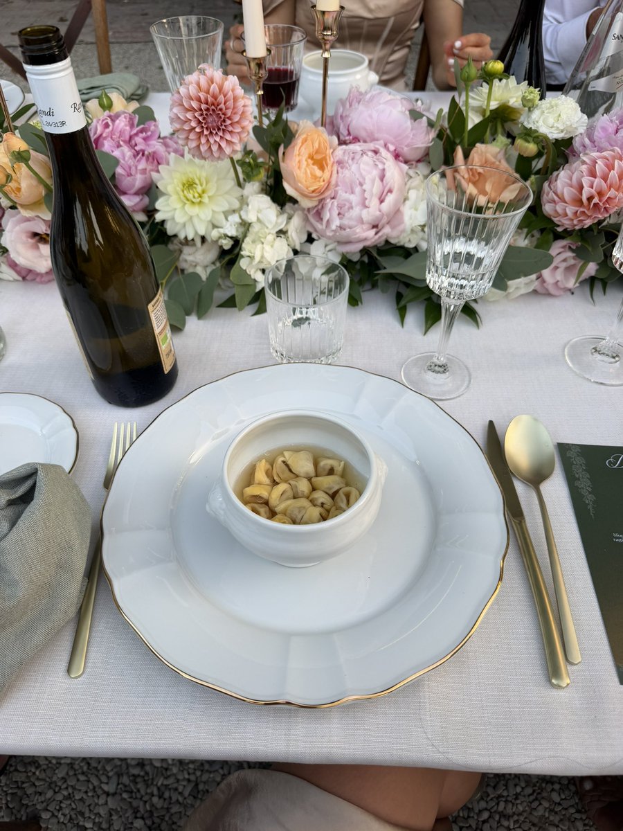 jadesilverware's tweet photo. tortellini in brodooo https://t.co/wFA1R2Hi7Z