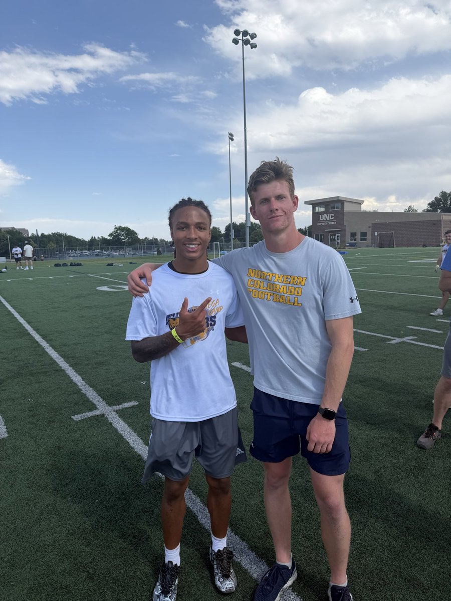 amari_2shifty's tweet photo. I had a great time competing at the UNC MEGA camp, I learned a lot of new things thank you @JJenkins_04 and @CoachRigell @UNC_BearsFB
@tony_mccoy3 https://t.co/bgFFeGpJiU