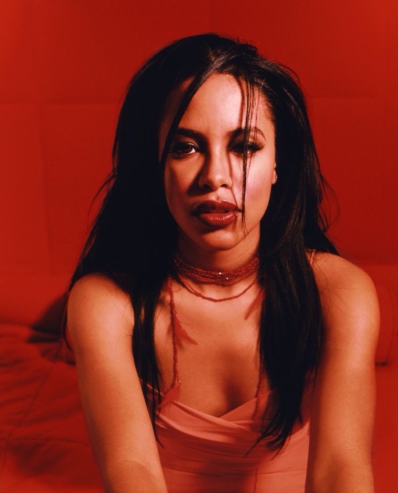kycvntg's tweet photo. Aaliyah photographed by Carl Posey for Honey Magazine (April 2000) https://t.co/1nqc9fFfop