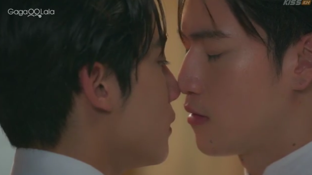 ArletVeras's tweet photo. un príncipe y un sirviente 👑⚔️#อรุณรุ่งEP1 #TheEdgeOfHorizon #InnOngsa https://t.co/hSAC05553U