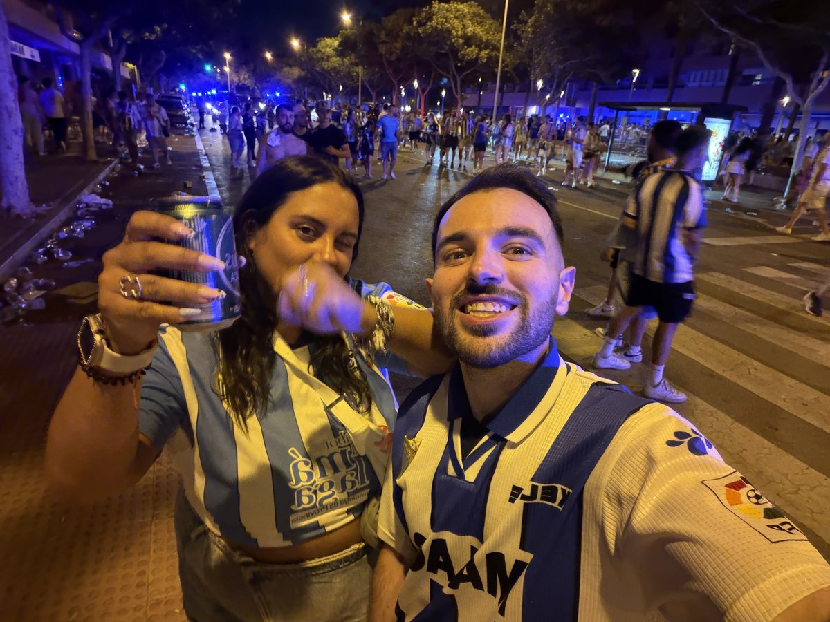 Juanjosemlg's tweet photo. El Málaga va de primeraaaaaa💙 https://t.co/UKOslgecy2