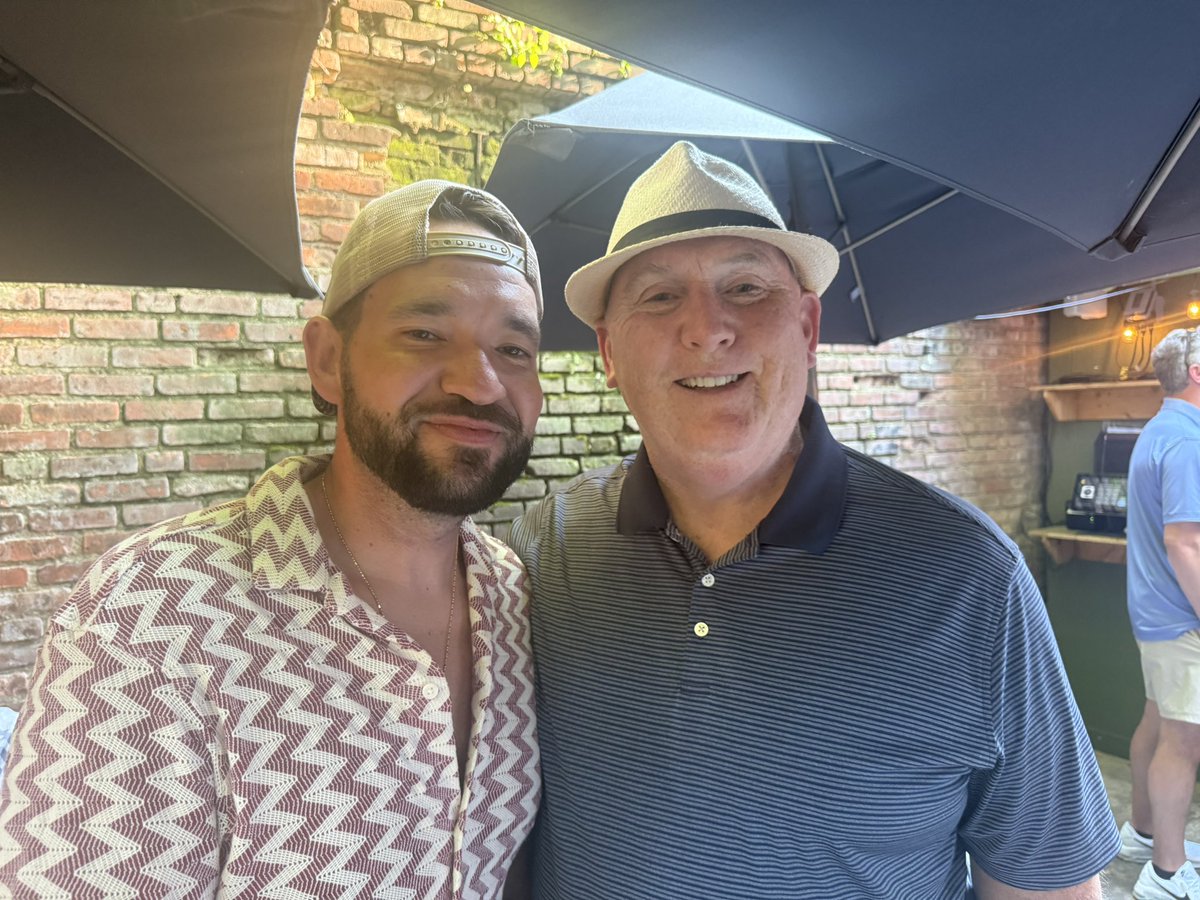 WillBurge's tweet photo. Cannot believe I ran into THE @MichaelReghi This man put me on

Literally would not be where Im at without this legend. 

FROM THE RAFTERS https://t.co/7b206FuTLE