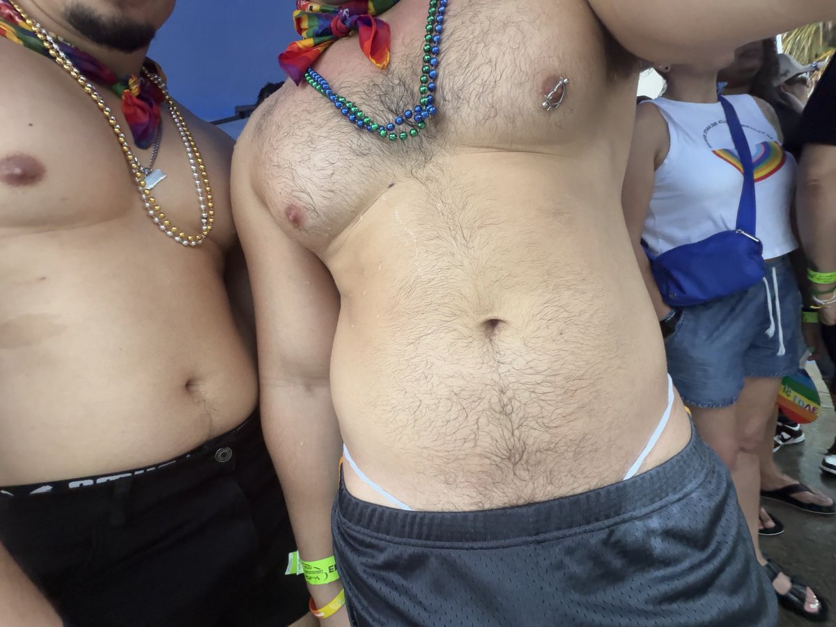 n0thasghey's tweet photo. Happy pride 🌈 https://t.co/MSPxWO4YIe