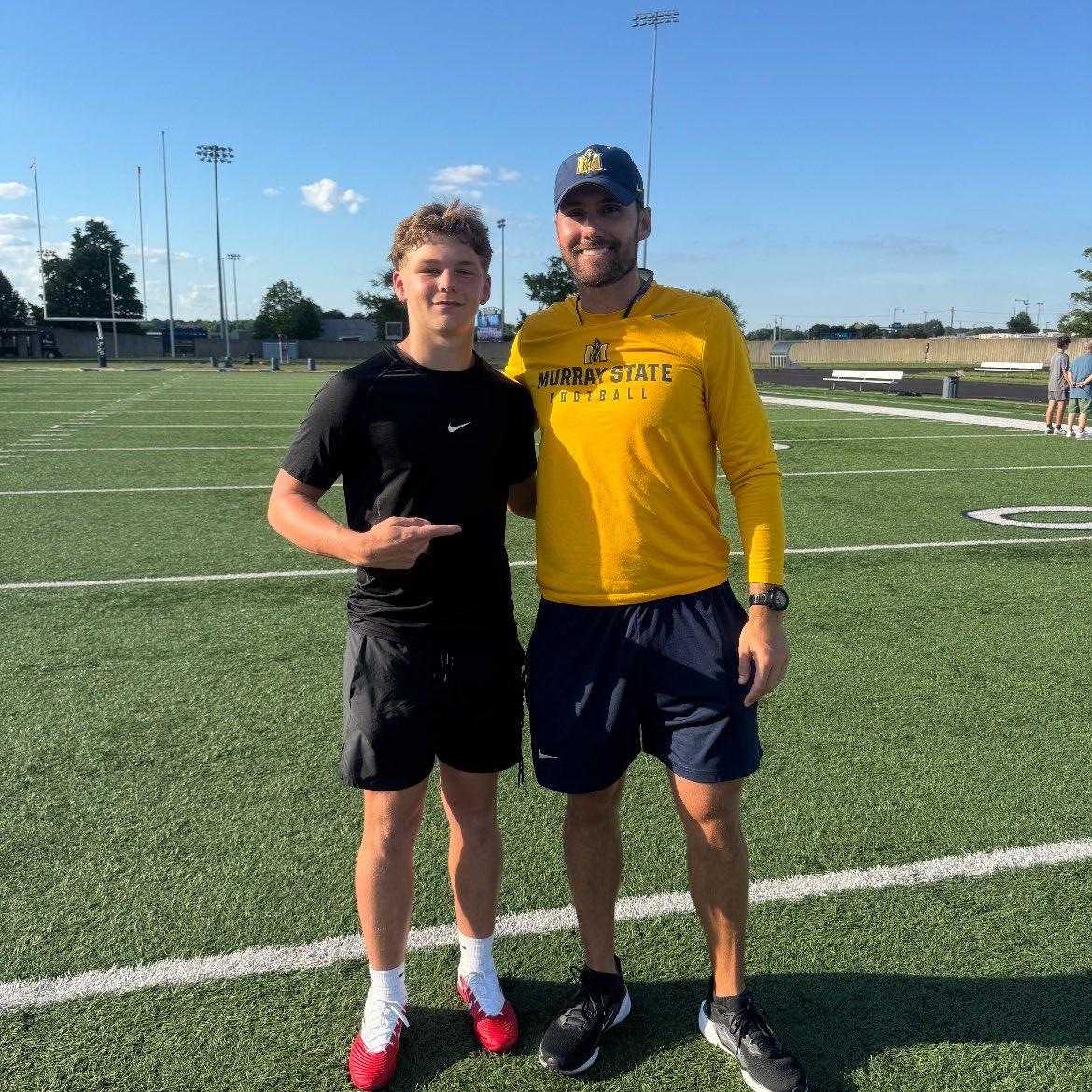 RossWilsonQB's tweet photo. Had a great camp today @racersfootball. Thank you @CoachJWalker15 and @WrightJody for the camp and tips. Can’t wait to be back.

GBR🐅

@DerekCarr_LHS @VisionQb @LHS_TigersFball https://t.co/38OiPI4pKZ